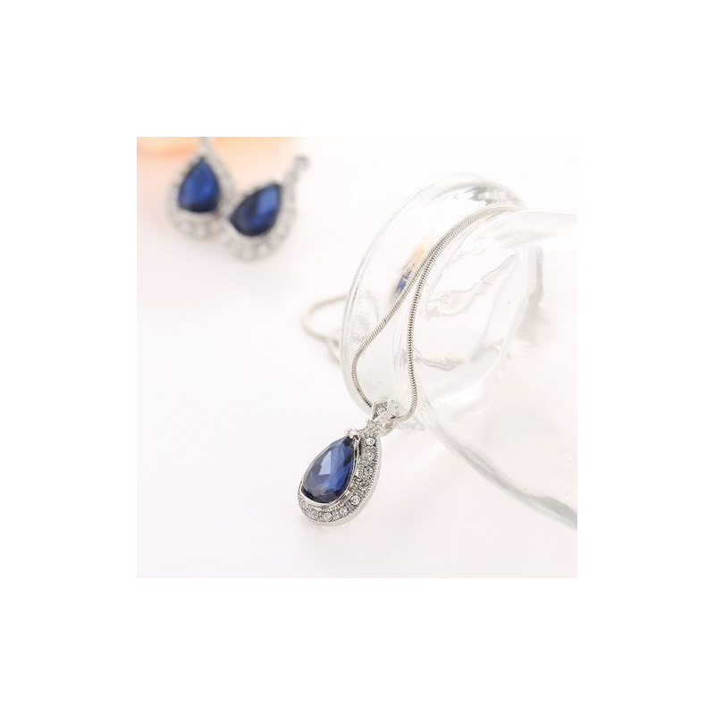 PAPUOŠALŲ RINKINYS  “BLUE“