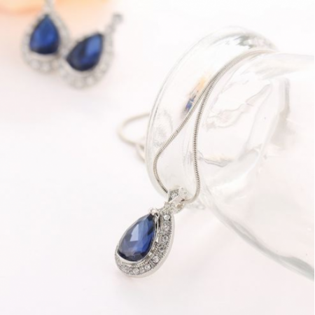 PAPUOŠALŲ RINKINYS  “BLUE“